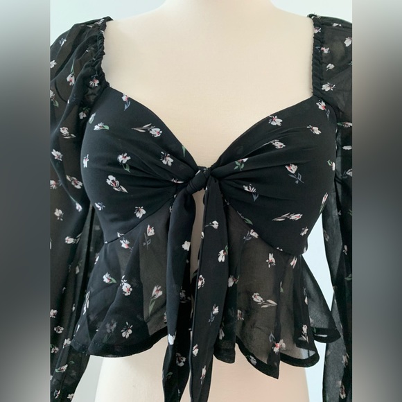 Sweetheart Neckline Floral Blouse Front Tie- Black / White Floral - Picture 7 of 13